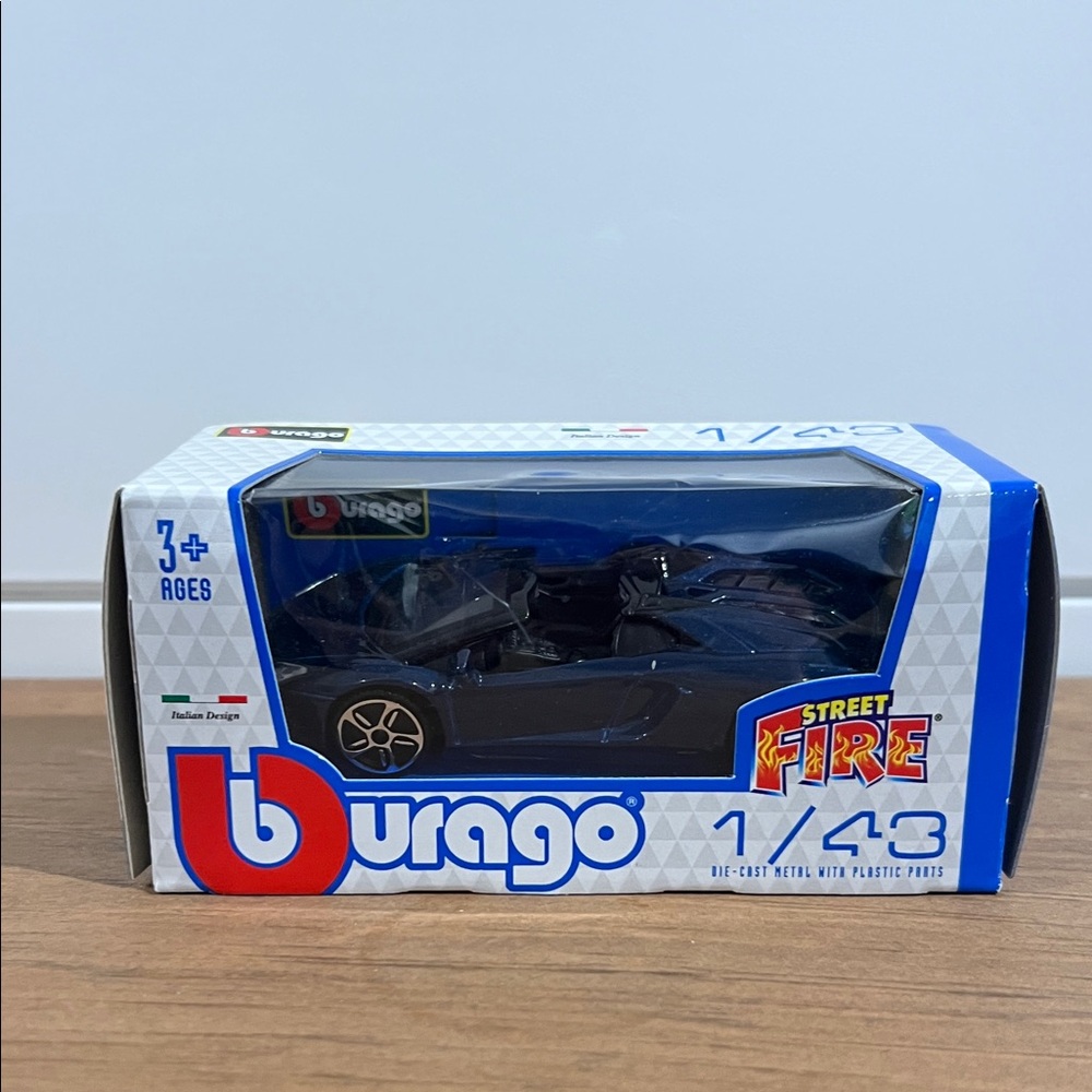 Bburago Street Fire 1/43 Navy Blue Lamborghini Die-Cast Toy Car - Picture 2 of 10